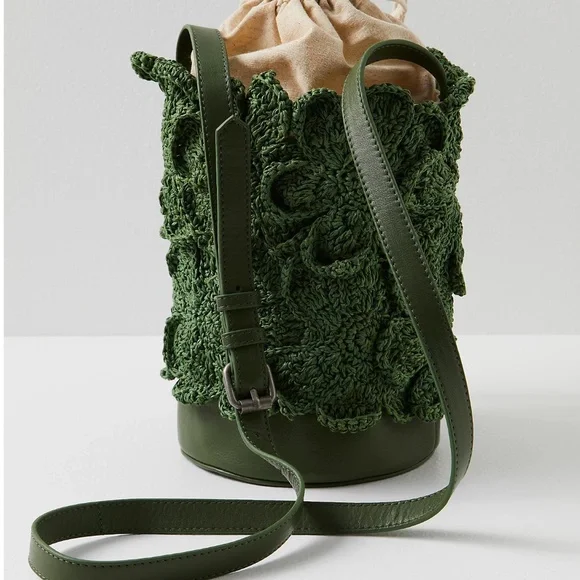 Free People Best in Show Bucket Bag in Hunter Green 16"x16"x23" NWT - Picture 4 of 5